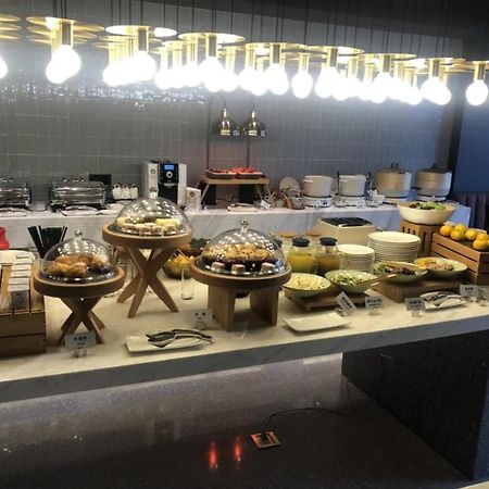 Atour Hotel Shanghai Caohejing Экстерьер фото